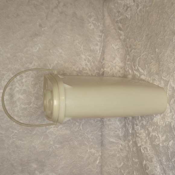 Tupperware: Pitcher - Picture 2 of 10